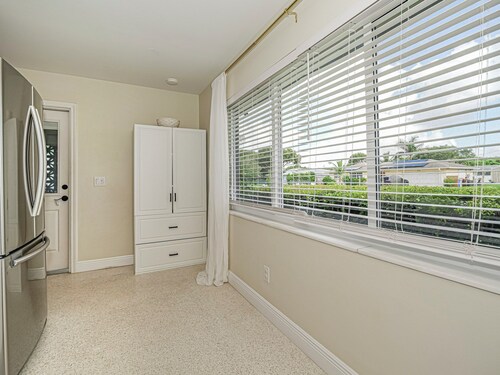 Heart of Vero- 3BR Near Beaches, Pets + EV OK