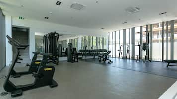 Penthouse Confort, balcón, vista al jardín | Sala de fitness