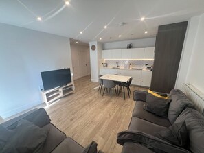 Unclassified image, 5 of 10, button - Greenwich Point - 2 Bedroom (London)
