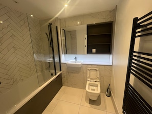 Unclassified image, 4 of 10, button - Greenwich Point - 2 Bedroom (London)