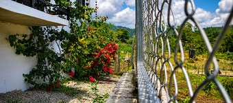 CASA DE CAMPO EN NIZAO SAN JOSE DE OCOA, RIO 4 MIN, VISTA A LAS MONTANAS..