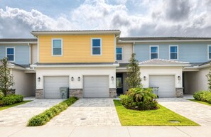 Exterior - The Tranquil Townhome - Elegant Townhome in Reunion Resort (Kissimmee)
