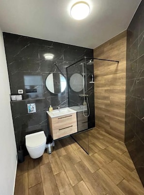 Bathroom - Vrbo Property (Eberswalde)