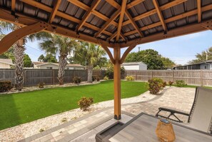 Outdoor dining - Spacious Home + Private Studio | Close to Beach (Kenneth City)
