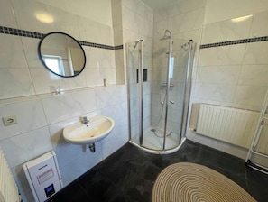 Bathroom - Vrbo Property (Eberswalde)