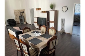 Dining - Vrbo Property (Eberswalde)