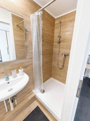Unclassified image, 5 of 8, button - Vrbo Property (Rathenow)
