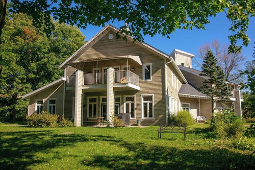 Estate for 52 guests | River, Lake, Pool