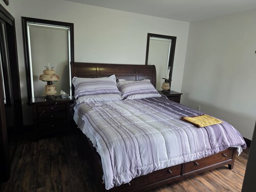 86-Acre Family Farm Stay with Animals, Apple Orchard & Pond