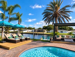 Pool - Waterfront Paradise - Pool, Dock, Beaches Nearby, Sleeps 10 (Clearwater)