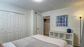 Unclassified image, 2 of 10, button - Cozy 1-bedroom apartment in Tulsa, OK near Tulsa University (Tulsa)