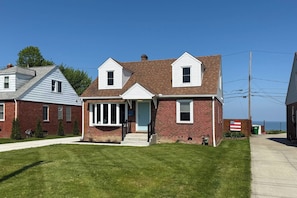 Exterior - Refined Lakefront Living with Stunning Views (Willowick)
