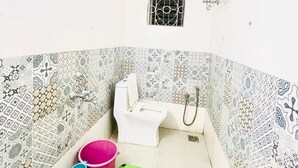 Deluxe Double Room, Balcony, Sea View | Bathroom - Zac Beach Resort (CALINGUTE)