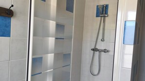 Unclassified image, 4 of 14, button - Point Baie Studio 1 – Appartement confortable au cœur d’Abbeville (Abbeville)