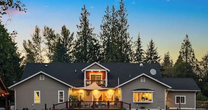 Grayson B&B — Sun-Drenched Executive Suite — Woodinville Wine Country