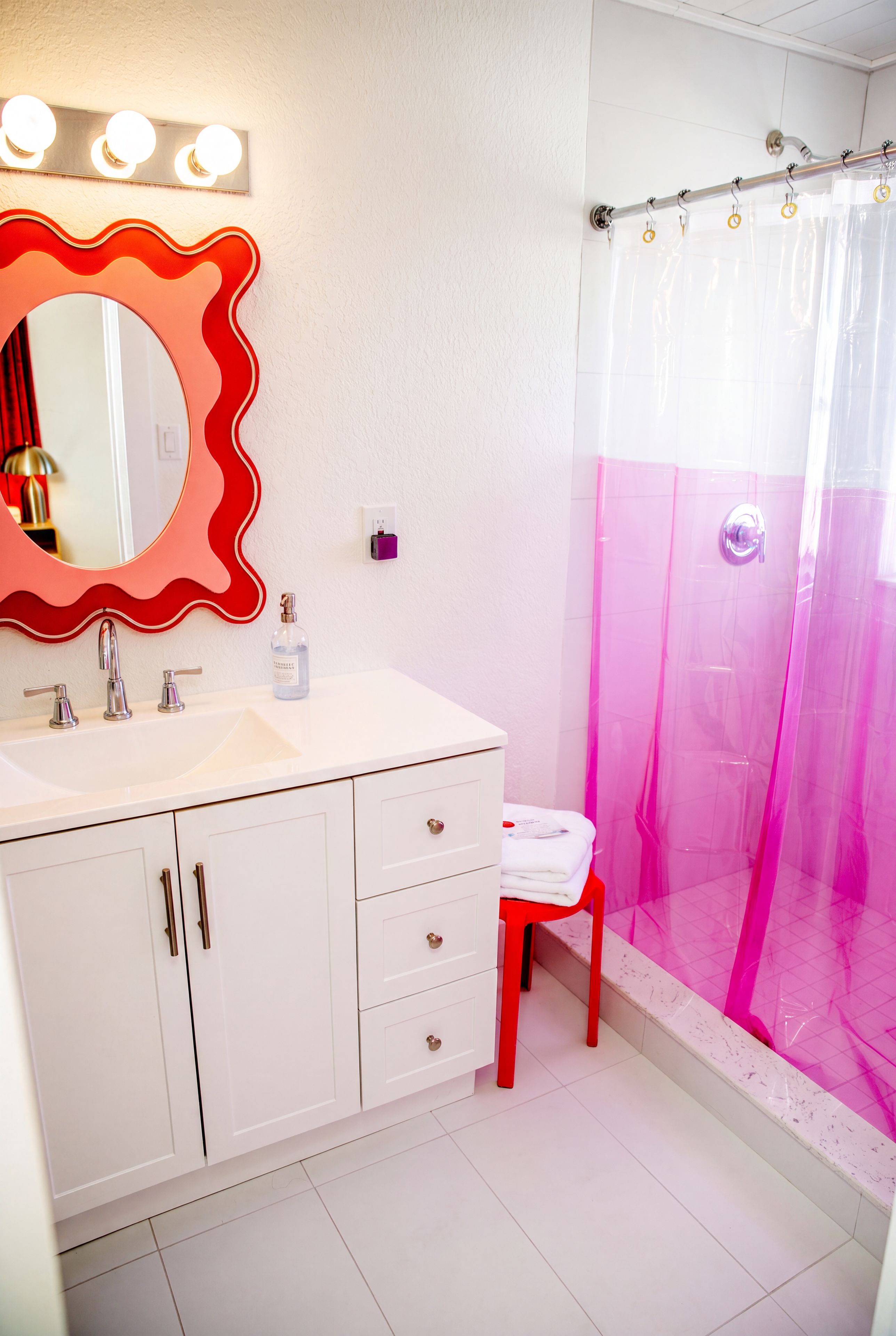 Een douche, een haardroger, handdoeken