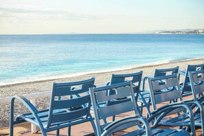 Beach nearby - Spacious 5-bedroom apartment in Nice with AC-5 min walk to the see &  Tram (Nice)
