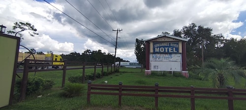 Suwannee River Motel Us 19