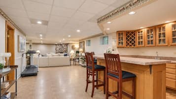 Suite | Interior