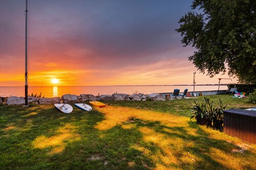 Private Lake St. Clair Waterfront Cottage | Newly Renovated