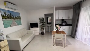 Studio Confort, balcon | Coin séjour