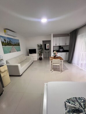 Monolocale comfort, balcone | Area soggiorno