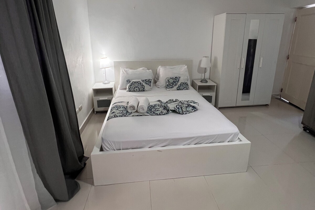 Monolocale comfort, balcone | Una cassaforte in camera, ferro/asse da stiro, Wi-Fi gratuito