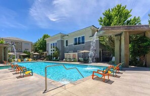 Resort-style heated pool and hot tub open year-round — a relaxing way to start or end your day. - South Reno 1BR Near Reno Events, Pool, Hot Tub, & Gym (Reno)