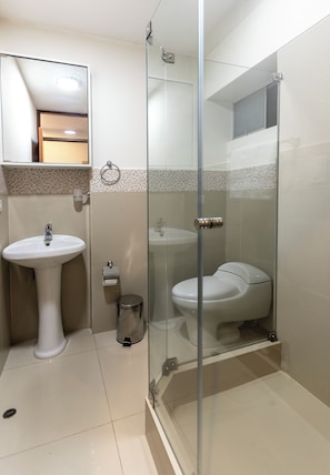 Unclassified image, 5 of 22, button - Luxurious 3-Bedroom Apartment with King Bed, Grill, and Garage (Barranco)