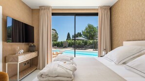 Deluxe Double Room, Sea View | In-room safe, blackout curtains, soundproofing, free WiFi - La Villa Monarque  (Agde)
