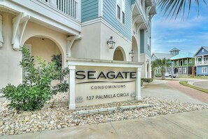 Schild für Seagate Eigentumswohnungen am Palmilla Circle 137.