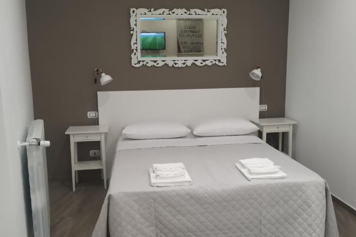 Phòng 3 tiện nghi đơn giản | Minibar, két bảo mật tại phòng, màn/rèm cản sáng, phòng cách âm 