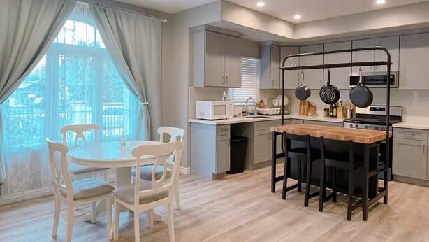 Unclassified image, 1 of 17, button - Bright Suite E - Private Bathroom - Free WiFi (El Monte)
