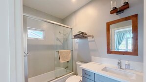 Unclassified image, 5 of 17, button - Bright Suite E - Private Bathroom - Free WiFi (El Monte)