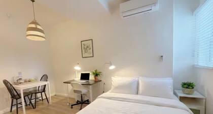 Mini Studio Q/Private Bath/Private AC/Laundry/Wifi