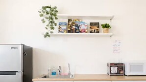 Private kitchen - Mini Studio Q/Private Bath/Private AC/Laundry/Wifi (El Monte)