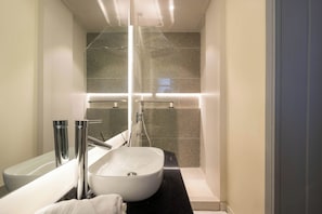 Comfort Apartment, 2 Bedrooms, Kitchen, Pool View | Bathroom - Maison BE Residences (Ikoyi)