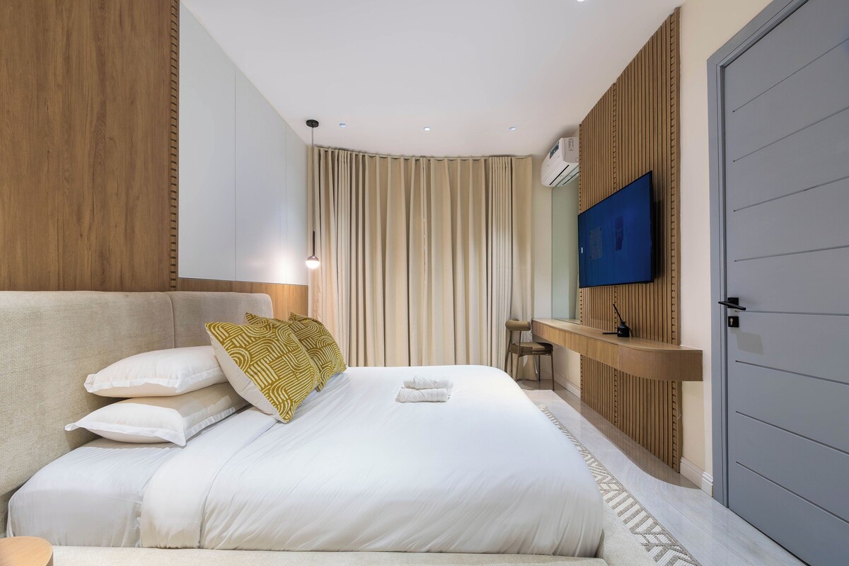 Comfort Apartment, 2 Bedrooms, Kitchen, Pool View