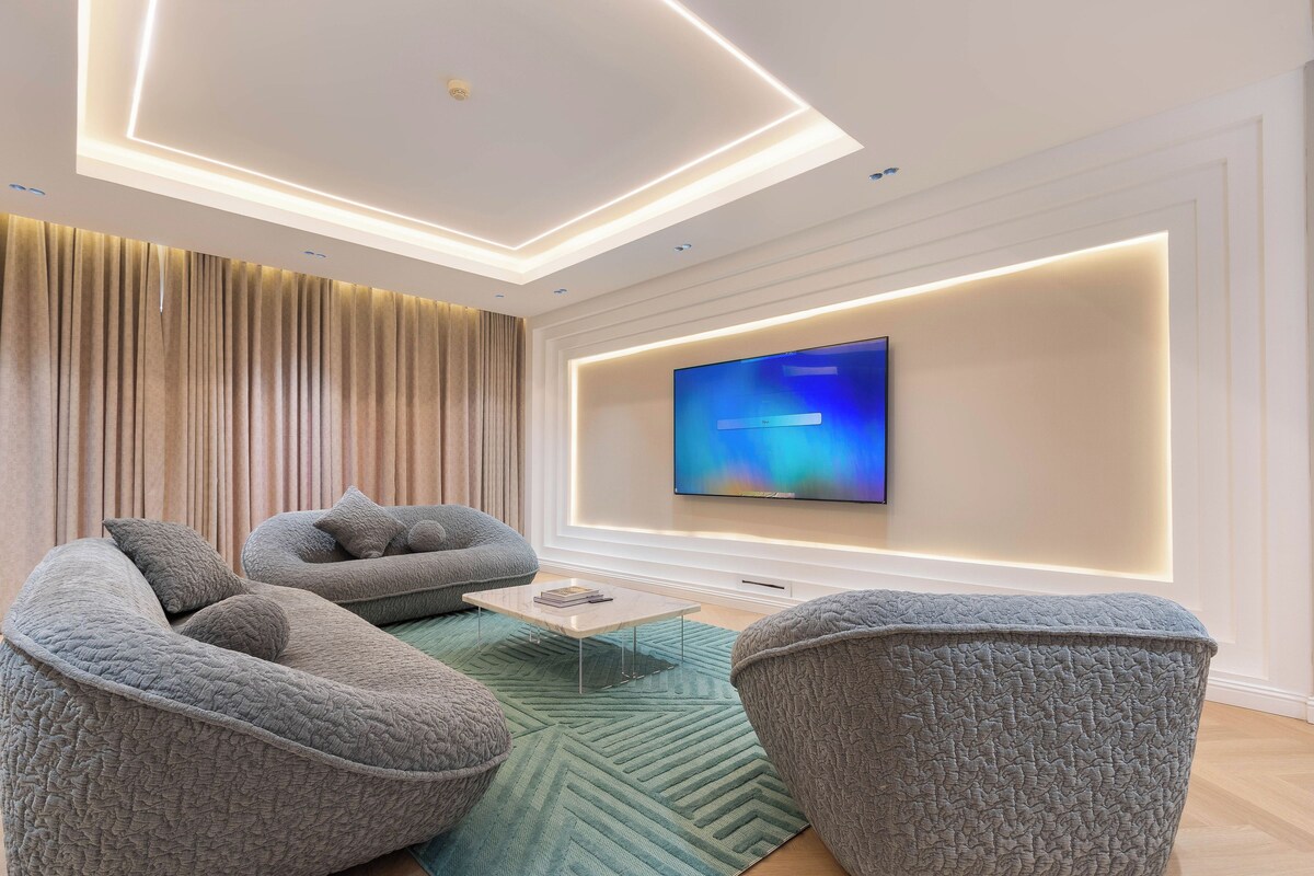 Suite, 3 Bedrooms, Kitchen, City View | Ruang tamu