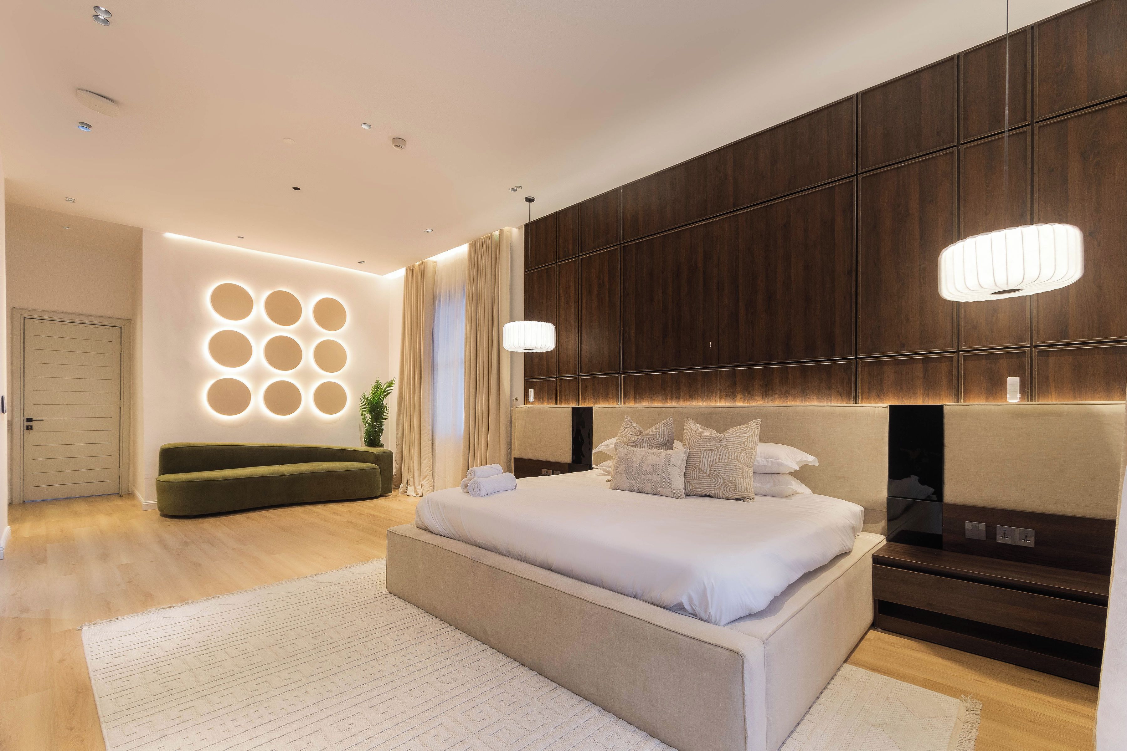 Presidential Suite, 3 Bedrooms, Kitchen, City View | In-room safe, desk, laptop workspace, blackout curtains