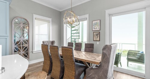 Ocean-View Home | 7BR Retreat