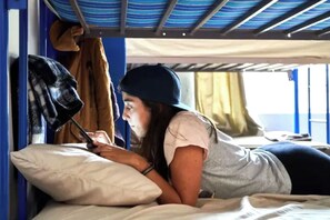 WiFi (無料)