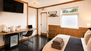 Unclassified image, 3 of 16, button - Linger at /tucked/ | Salt Spring Boutique Hotel (Salt Spring Island)