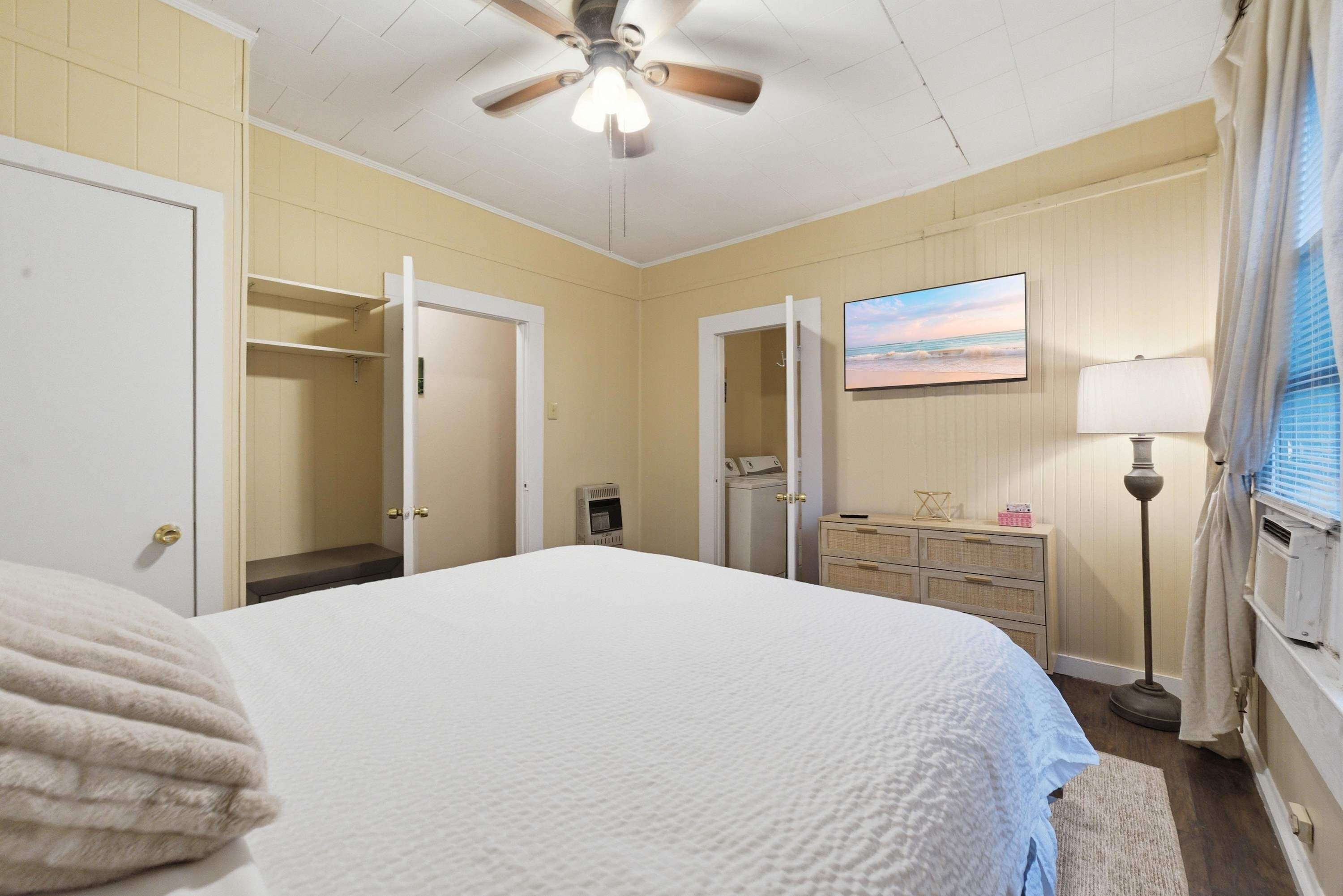 WiFi, bed sheets