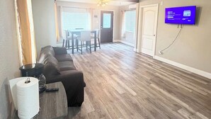 Unclassified image, 5 of 14, button - 2BR APT Near Ybor, Downtown, Airport, Busch Gardens & Adventure Island (Tampa)