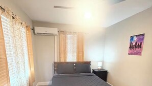 Unclassified image, 2 of 14, button - 2BR APT Near Ybor, Downtown, Airport, Busch Gardens & Adventure Island (Tampa)