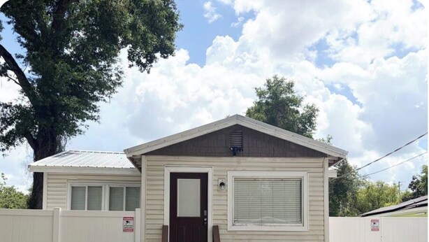 Unclassified image, 1 of 14, button - 2BR APT Near Ybor, Downtown, Airport, Busch Gardens & Adventure Island (Tampa)