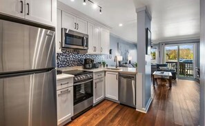 Private kitchen - The Great Escape Pool/HotTub/Hike/Bike/Wineries! (Beech Mountain)