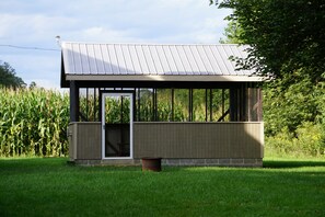 Exterior - Secluded 2-bedroom house with PRIVATE RIVER ACCESS - Petersburg, WV (Petersburg)