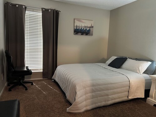 Cozy 1-bedroom apartment with AC in marvelous Dallas